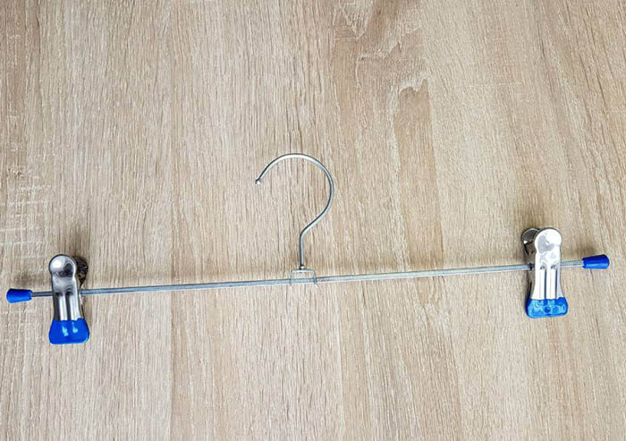 вешалка металлическая